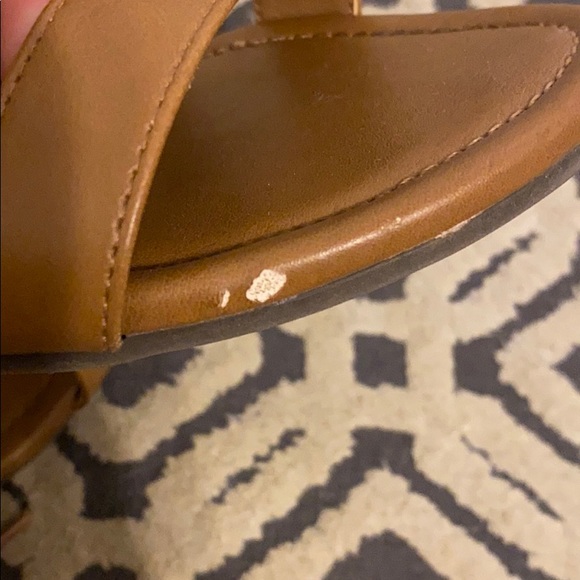 American Eagle Sandles with slight wedge - Picture 4 of 4